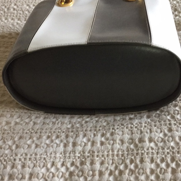 Vintage Salvatore Ferragamo Small Handbag - Picture 4 of 8